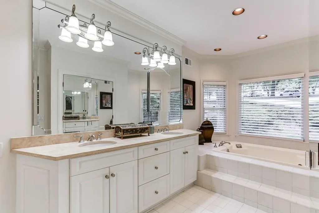 770 Overhill Court Nw, Sandy Springs, Georgia 30328, 5 Bedrooms Bedrooms, ,3 BathroomsBathrooms,Residential,Sold,770 Overhill Court Nw,6581048