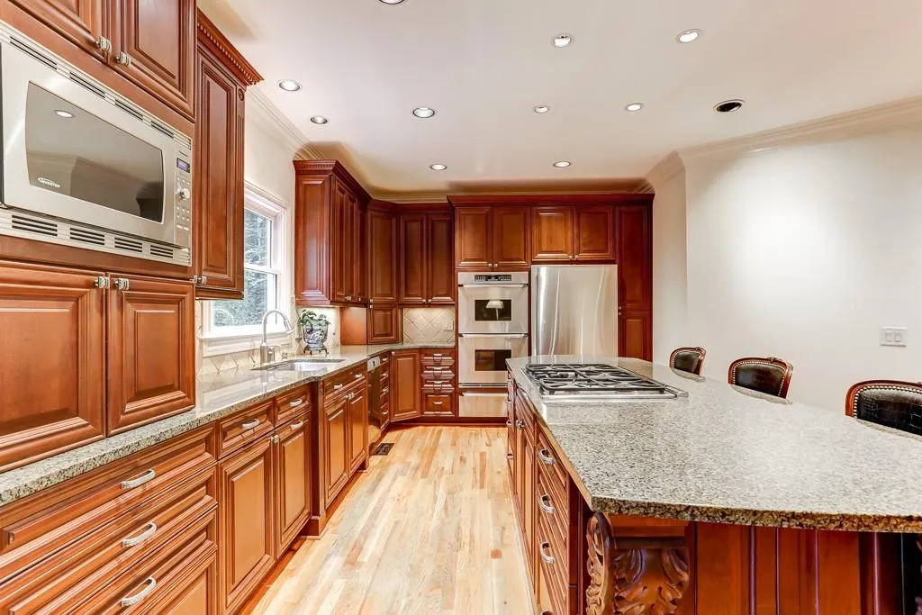 770 Overhill Court Nw, Sandy Springs, Georgia 30328, 5 Bedrooms Bedrooms, ,3 BathroomsBathrooms,Residential,Sold,770 Overhill Court Nw,6581048