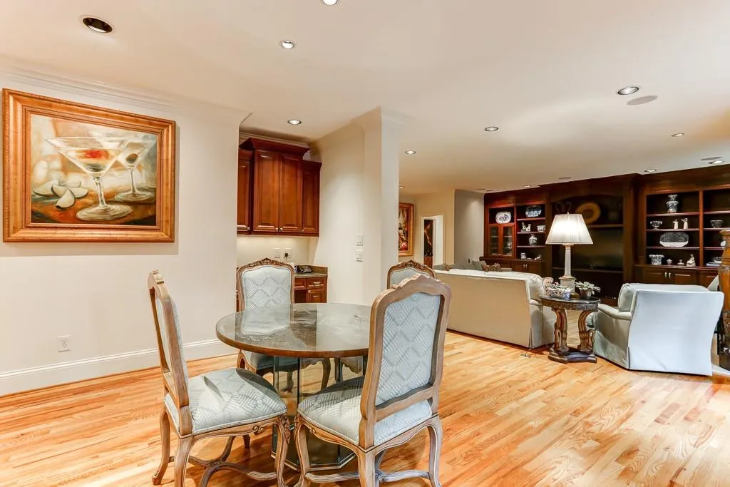 770 Overhill Court Nw, Sandy Springs, Georgia 30328, 5 Bedrooms Bedrooms, ,3 BathroomsBathrooms,Residential,Sold,770 Overhill Court Nw,6581048