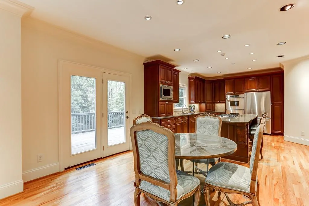 770 Overhill Court Nw, Sandy Springs, Georgia 30328, 5 Bedrooms Bedrooms, ,3 BathroomsBathrooms,Residential,Sold,770 Overhill Court Nw,6581048