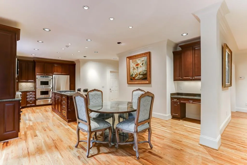 770 Overhill Court Nw, Sandy Springs, Georgia 30328, 5 Bedrooms Bedrooms, ,3 BathroomsBathrooms,Residential,Sold,770 Overhill Court Nw,6581048