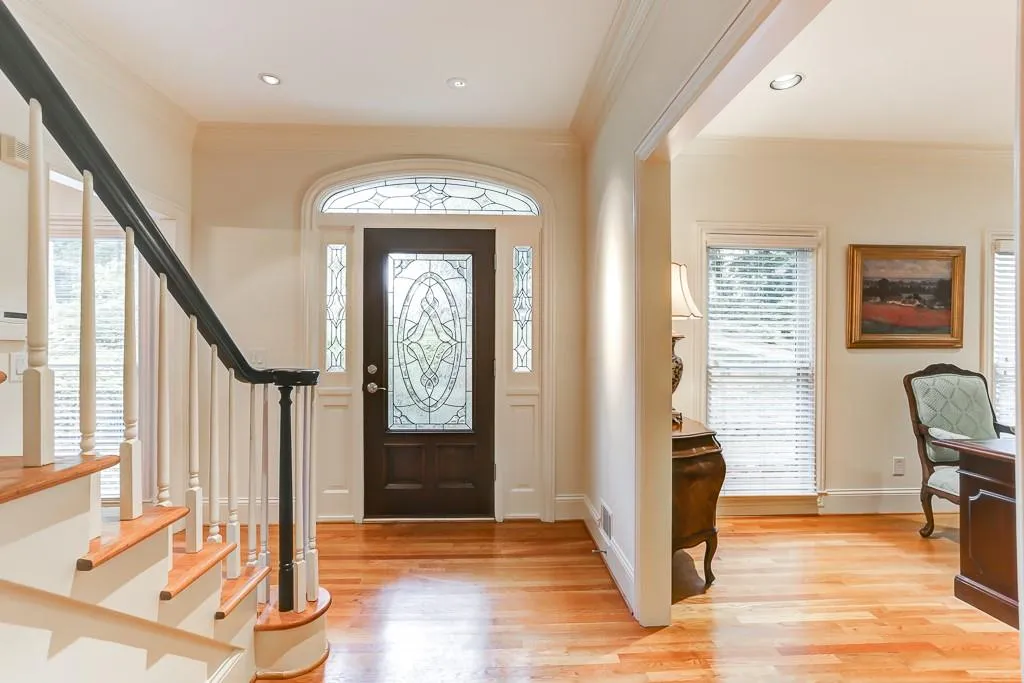 770 Overhill Court Nw, Sandy Springs, Georgia 30328, 5 Bedrooms Bedrooms, ,3 BathroomsBathrooms,Residential,Sold,770 Overhill Court Nw,6581048