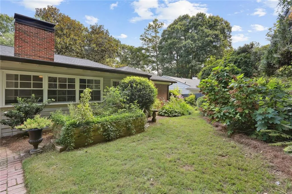 835 Starlight Drive Ne, Sandy Springs, Georgia 30342, 3 Bedrooms Bedrooms, ,2 BathroomsBathrooms,Residential,Sold,835 Starlight Drive Ne,7091175 835 Starlight Drive Ne, Sandy Springs, Georgia 30342, 3 Bedrooms Bedrooms, ,2 BathroomsBathrooms,Residential,Sold,835 Starlight Drive Ne,7091175