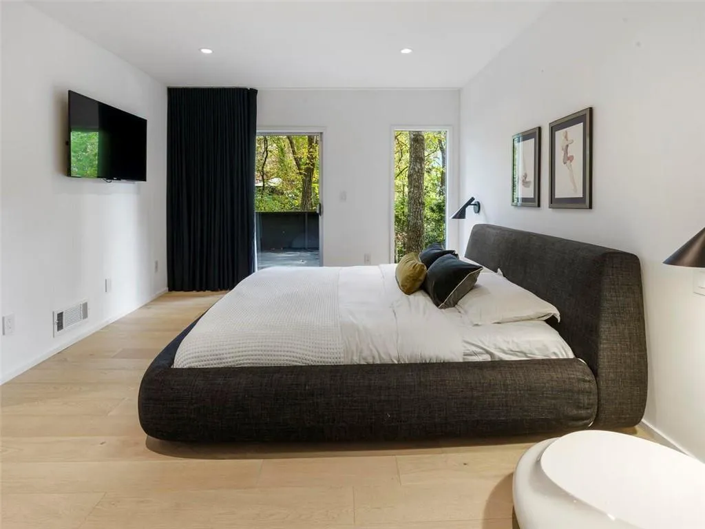 5190 Vernon Springs Trail, Atlanta, Georgia 30327, 4 Bedrooms Bedrooms, ,3 BathroomsBathrooms,Residential,Sold,5190 Vernon Springs Trail,6967552 5190 Vernon Springs Trail, Atlanta, Georgia 30327, 4 Bedrooms Bedrooms, ,3 BathroomsBathrooms,Residential,Sold,5190 Vernon Springs Trail,6967552