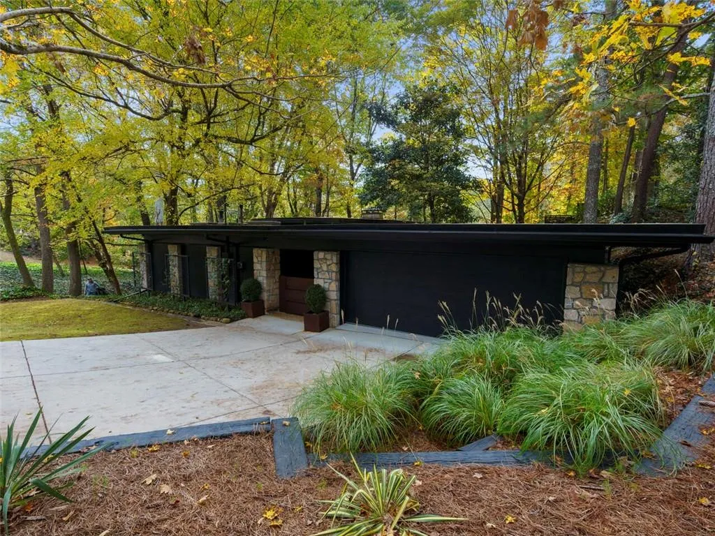 5190 Vernon Springs Trail, Atlanta, Georgia 30327, 4 Bedrooms Bedrooms, ,3 BathroomsBathrooms,Residential,Sold,5190 Vernon Springs Trail,6967552 5190 Vernon Springs Trail, Atlanta, Georgia 30327, 4 Bedrooms Bedrooms, ,3 BathroomsBathrooms,Residential,Sold,5190 Vernon Springs Trail,6967552