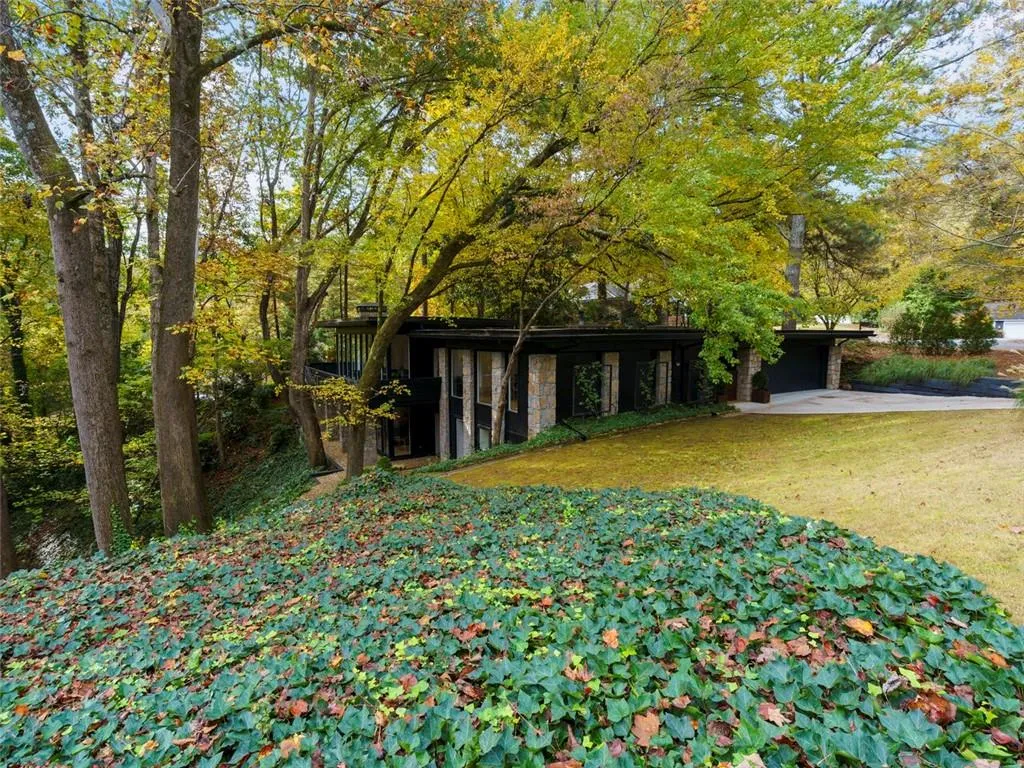 5190 Vernon Springs Trail, Atlanta, Georgia 30327, 4 Bedrooms Bedrooms, ,3 BathroomsBathrooms,Residential,Sold,5190 Vernon Springs Trail,6967552 5190 Vernon Springs Trail, Atlanta, Georgia 30327, 4 Bedrooms Bedrooms, ,3 BathroomsBathrooms,Residential,Sold,5190 Vernon Springs Trail,6967552