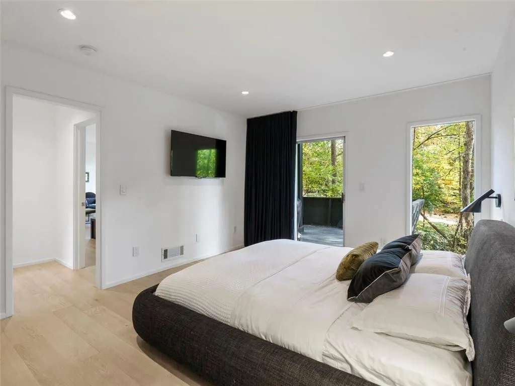 5190 Vernon Springs Trail, Atlanta, Georgia 30327, 4 Bedrooms Bedrooms, ,3 BathroomsBathrooms,Residential,Sold,5190 Vernon Springs Trail,6967552 5190 Vernon Springs Trail, Atlanta, Georgia 30327, 4 Bedrooms Bedrooms, ,3 BathroomsBathrooms,Residential,Sold,5190 Vernon Springs Trail,6967552