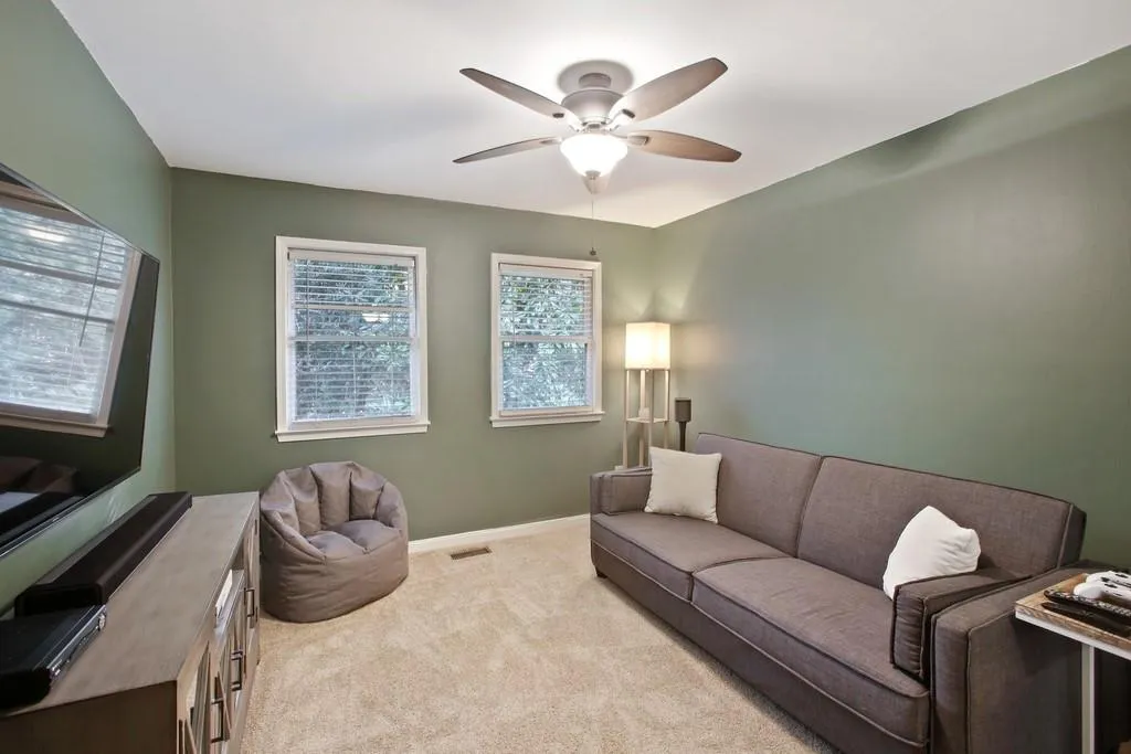 228 Peachtree Hollow Court, Sandy Springs, Georgia 30328, 3 Bedrooms Bedrooms, ,2 BathroomsBathrooms,Residential,Sold,228 Peachtree Hollow Court,6679232