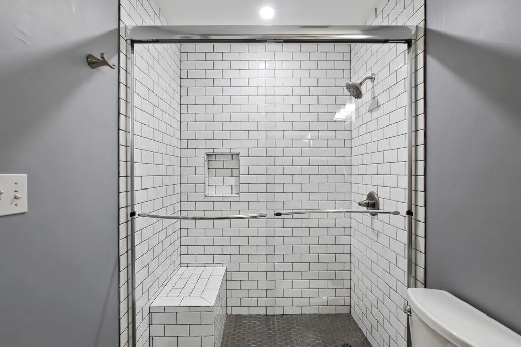 228 Peachtree Hollow Court, Sandy Springs, Georgia 30328, 3 Bedrooms Bedrooms, ,2 BathroomsBathrooms,Residential,Sold,228 Peachtree Hollow Court,6679232