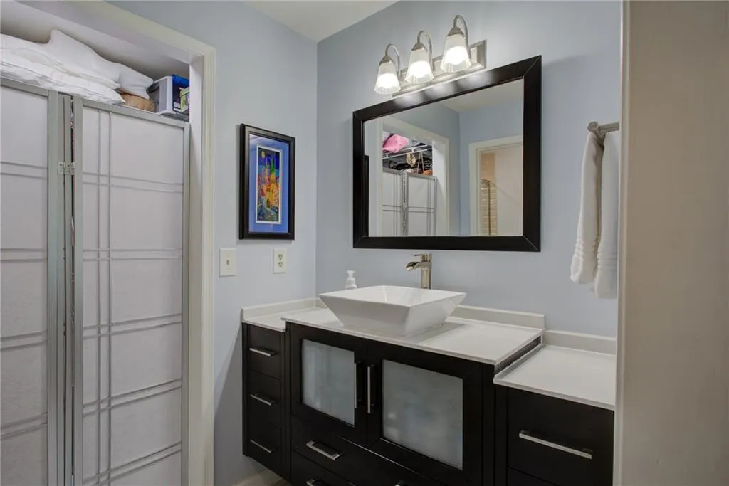 802 Camden Court, Sandy Springs, Georgia 30327, 2 Bedrooms Bedrooms, ,2 BathroomsBathrooms,Residential,Sold,802 Camden Court,7255360