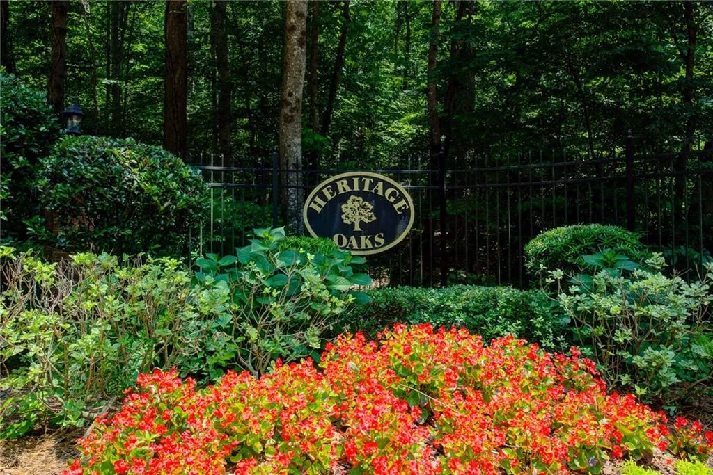 802 Camden Court, Sandy Springs, Georgia 30327, 2 Bedrooms Bedrooms, ,2 BathroomsBathrooms,Residential,Sold,802 Camden Court,7255360