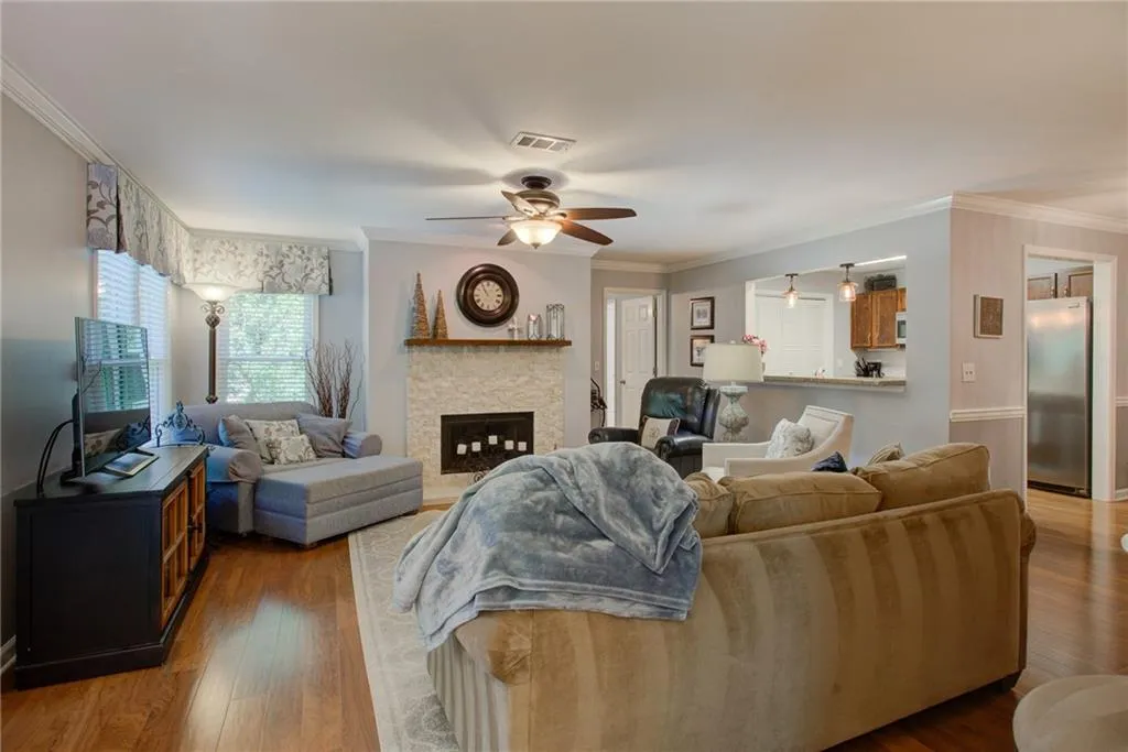 802 Camden Court, Sandy Springs, Georgia 30327, 2 Bedrooms Bedrooms, ,2 BathroomsBathrooms,Residential,Sold,802 Camden Court,7255360