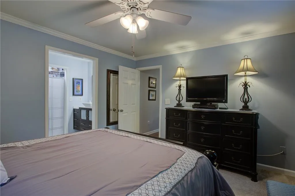 802 Camden Court, Sandy Springs, Georgia 30327, 2 Bedrooms Bedrooms, ,2 BathroomsBathrooms,Residential,Sold,802 Camden Court,7255360