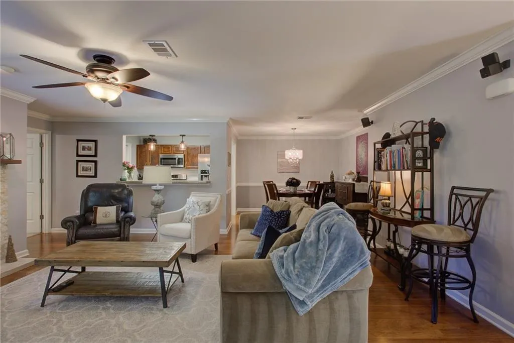 802 Camden Court, Sandy Springs, Georgia 30327, 2 Bedrooms Bedrooms, ,2 BathroomsBathrooms,Residential,Sold,802 Camden Court,7255360