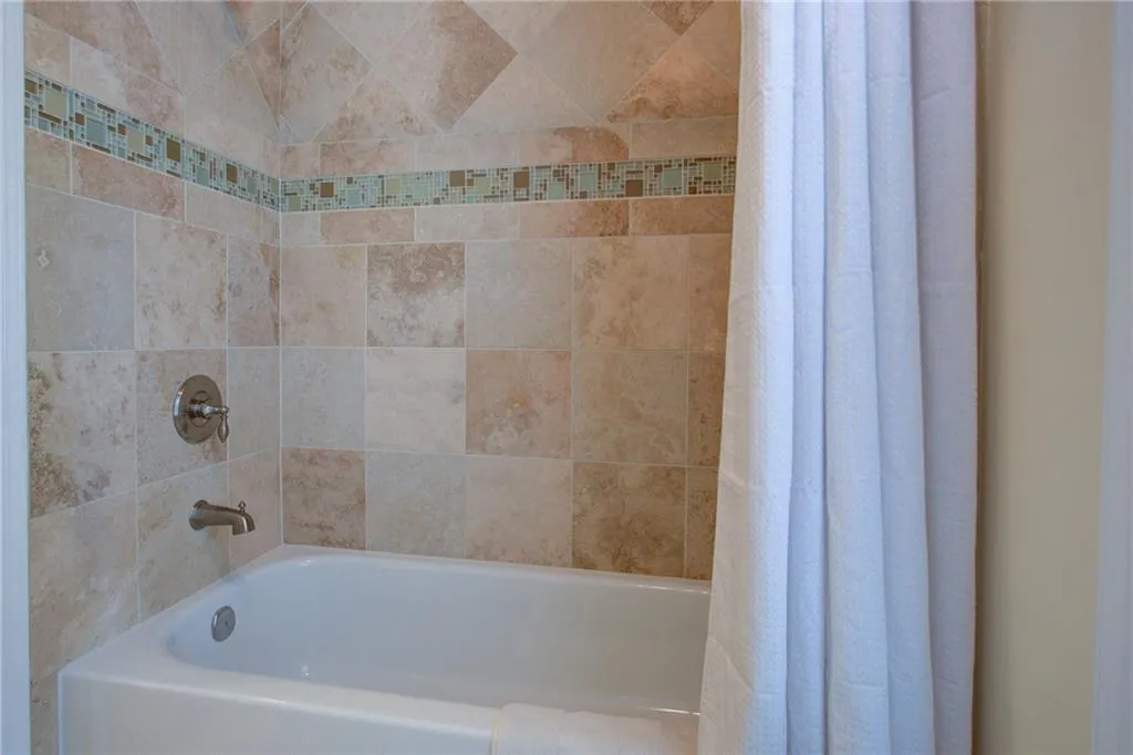 802 Camden Court, Sandy Springs, Georgia 30327, 2 Bedrooms Bedrooms, ,2 BathroomsBathrooms,Residential,Sold,802 Camden Court,7255360