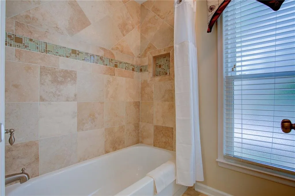 802 Camden Court, Sandy Springs, Georgia 30327, 2 Bedrooms Bedrooms, ,2 BathroomsBathrooms,Residential,Sold,802 Camden Court,7255360