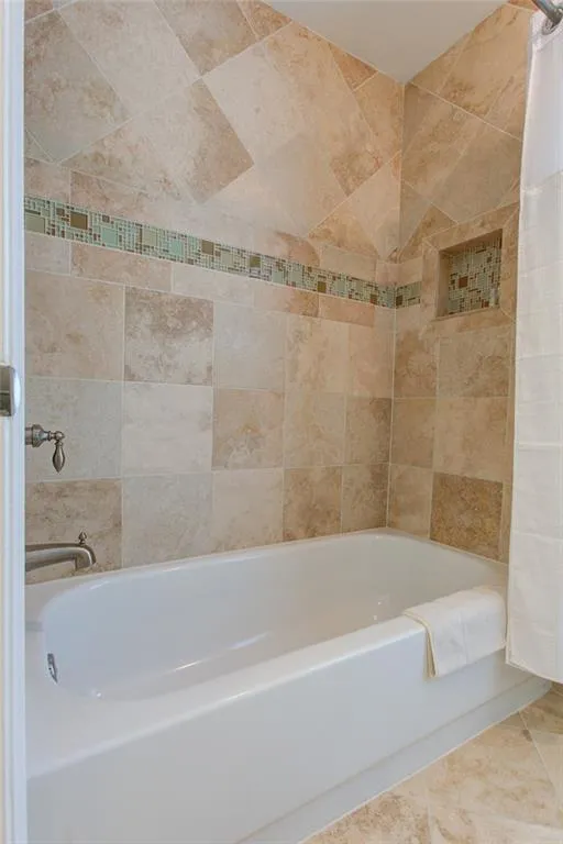 802 Camden Court, Sandy Springs, Georgia 30327, 2 Bedrooms Bedrooms, ,2 BathroomsBathrooms,Residential,Sold,802 Camden Court,7255360