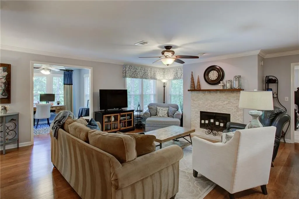 802 Camden Court, Sandy Springs, Georgia 30327, 2 Bedrooms Bedrooms, ,2 BathroomsBathrooms,Residential,Sold,802 Camden Court,7255360