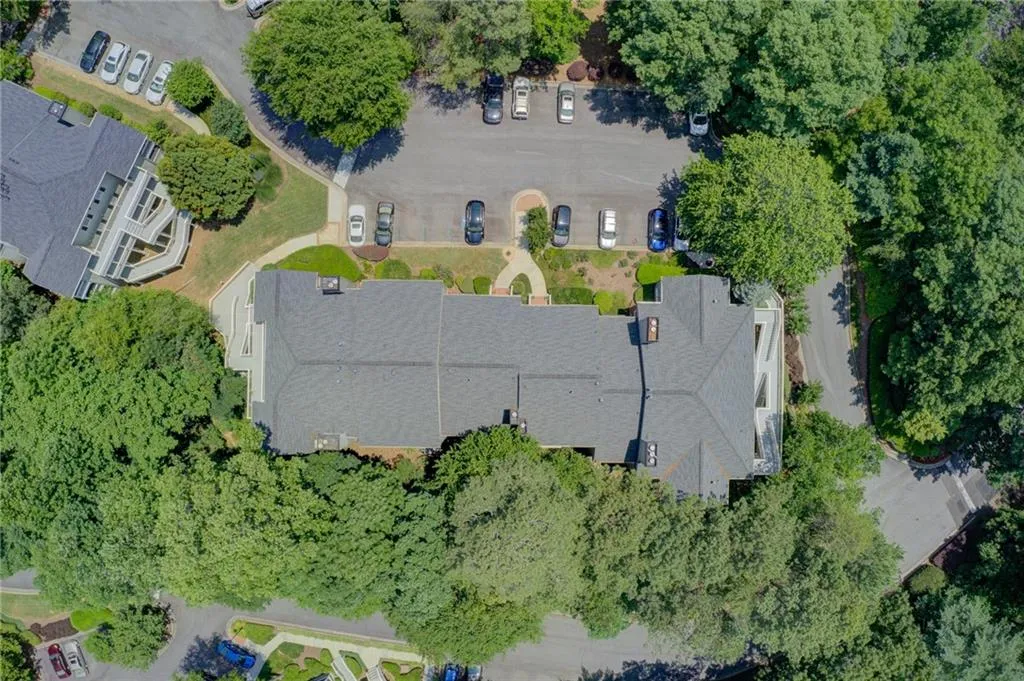 802 Camden Court, Sandy Springs, Georgia 30327, 2 Bedrooms Bedrooms, ,2 BathroomsBathrooms,Residential,Sold,802 Camden Court,7255360