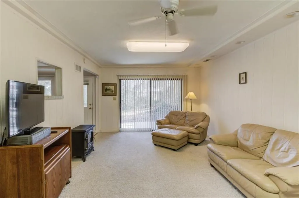 200 Spalding Circle, Sandy Springs, Georgia 30328, 6 Bedrooms Bedrooms, ,4 BathroomsBathrooms,Residential,For Sale,200 Spalding Circle,7698187