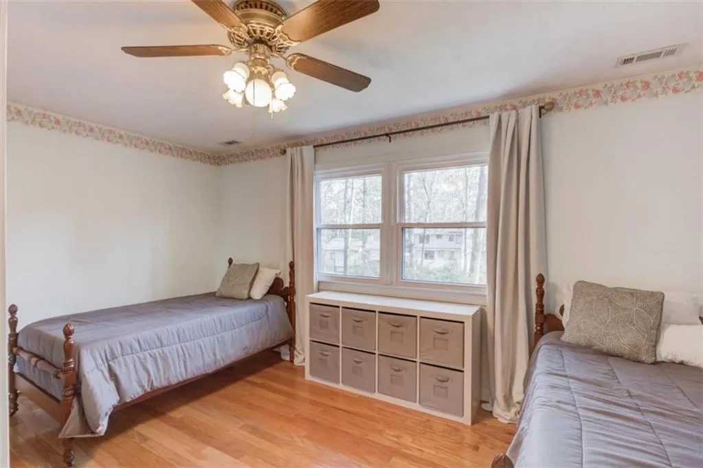 200 Spalding Circle, Sandy Springs, Georgia 30328, 6 Bedrooms Bedrooms, ,4 BathroomsBathrooms,Residential,For Sale,200 Spalding Circle,7698187