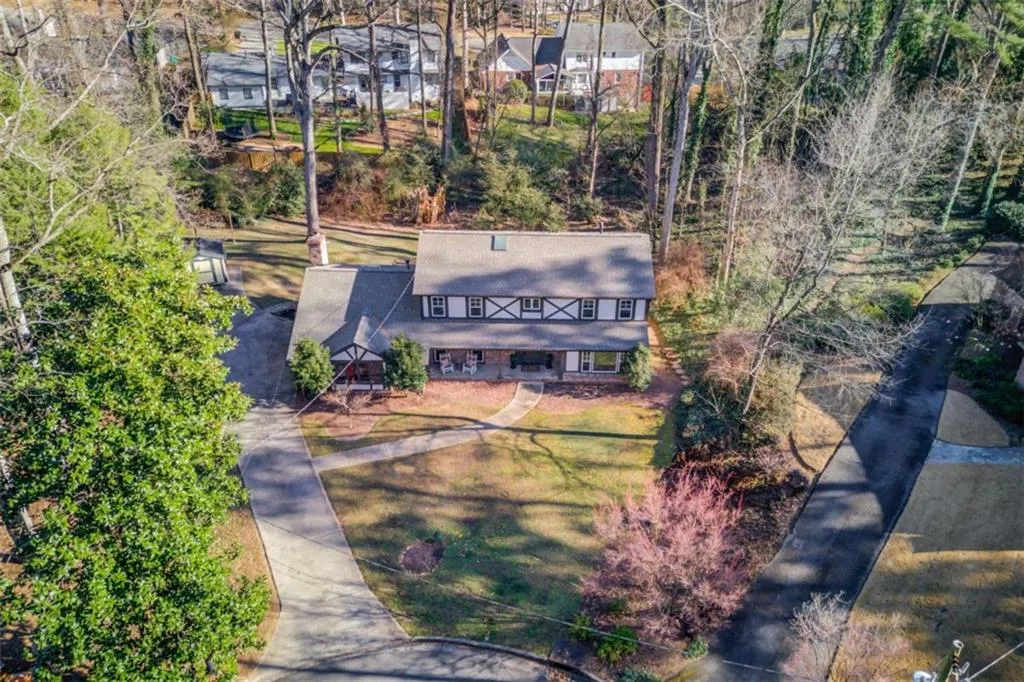 200 Spalding Circle, Sandy Springs, Georgia 30328, 6 Bedrooms Bedrooms, ,4 BathroomsBathrooms,Residential,For Sale,200 Spalding Circle,7698187