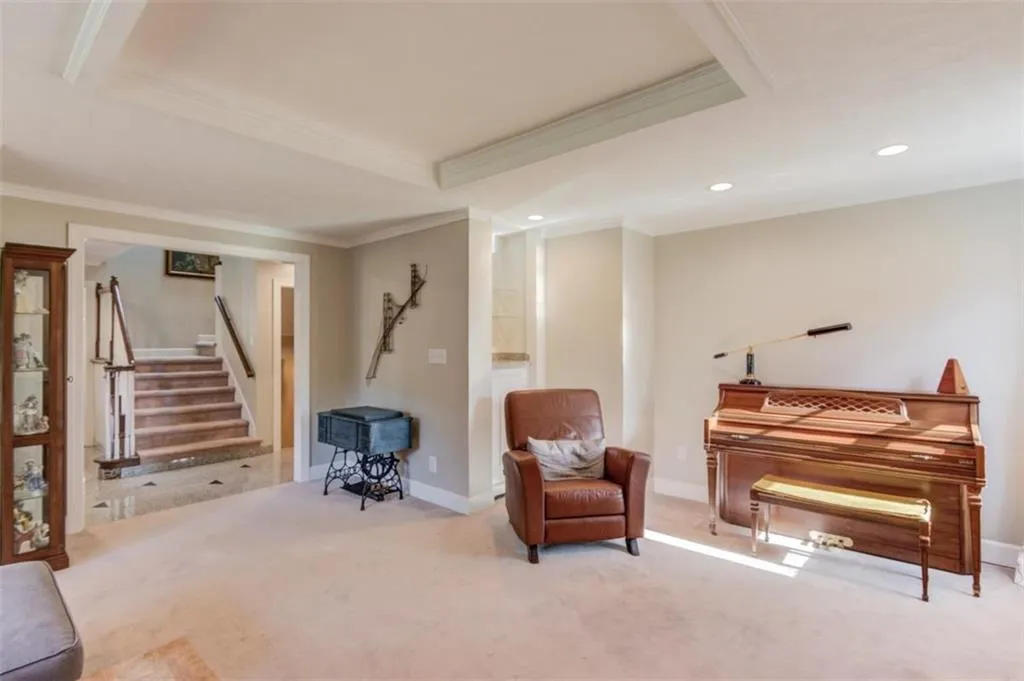 200 Spalding Circle, Sandy Springs, Georgia 30328, 6 Bedrooms Bedrooms, ,4 BathroomsBathrooms,Residential,For Sale,200 Spalding Circle,7698187