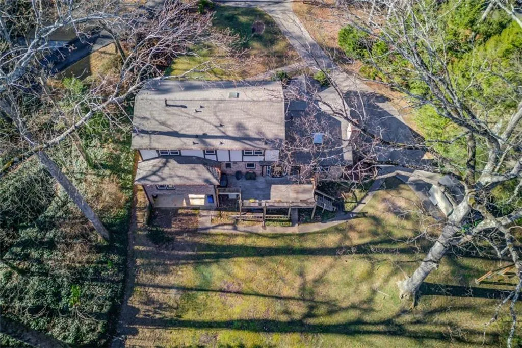 200 Spalding Circle, Sandy Springs, Georgia 30328, 6 Bedrooms Bedrooms, ,4 BathroomsBathrooms,Residential,For Sale,200 Spalding Circle,7698187