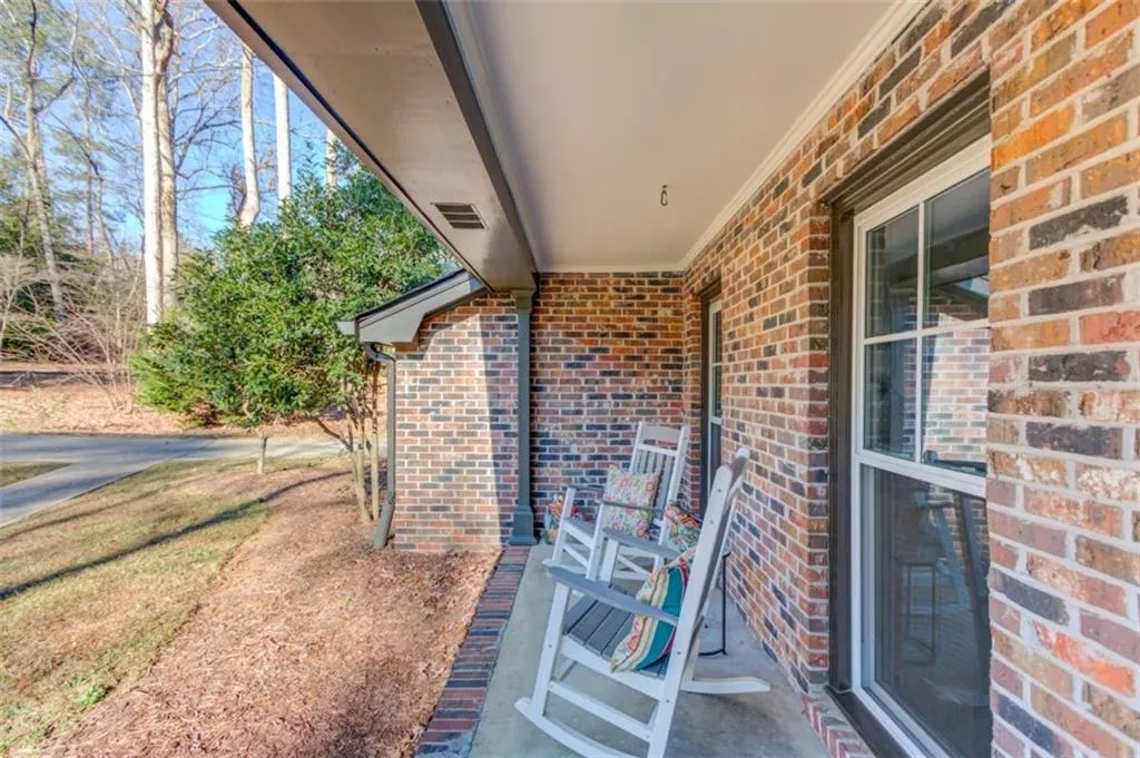 200 Spalding Circle, Sandy Springs, Georgia 30328, 6 Bedrooms Bedrooms, ,4 BathroomsBathrooms,Residential,For Sale,200 Spalding Circle,7698187