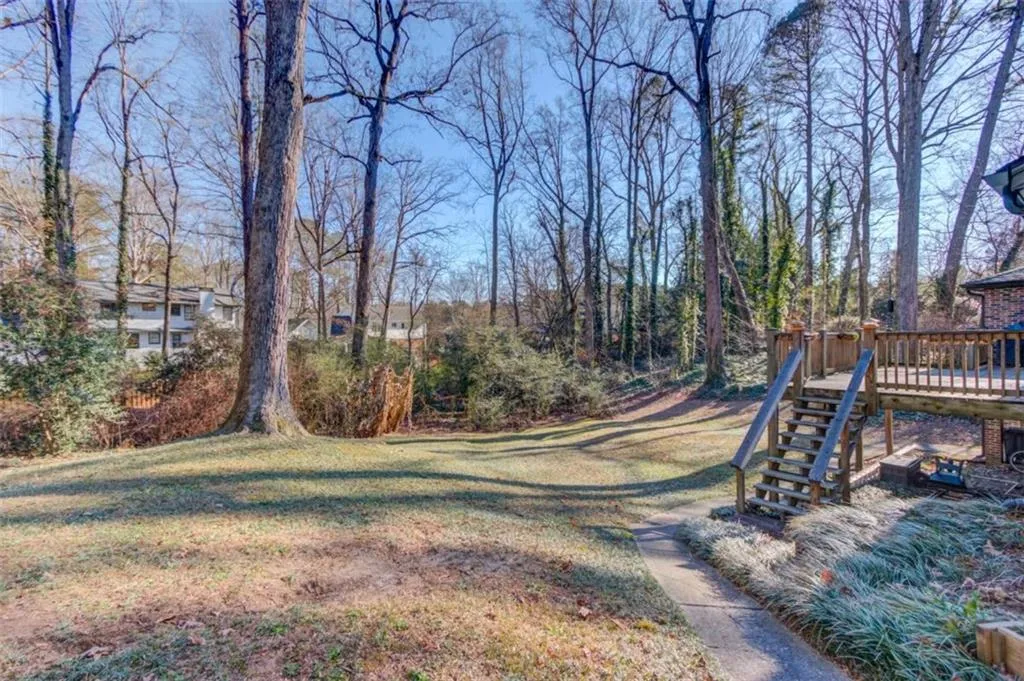 200 Spalding Circle, Sandy Springs, Georgia 30328, 6 Bedrooms Bedrooms, ,4 BathroomsBathrooms,Residential,For Sale,200 Spalding Circle,7698187