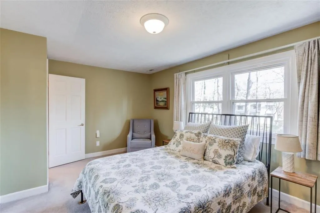 200 Spalding Circle, Sandy Springs, Georgia 30328, 6 Bedrooms Bedrooms, ,4 BathroomsBathrooms,Residential,For Sale,200 Spalding Circle,7698187