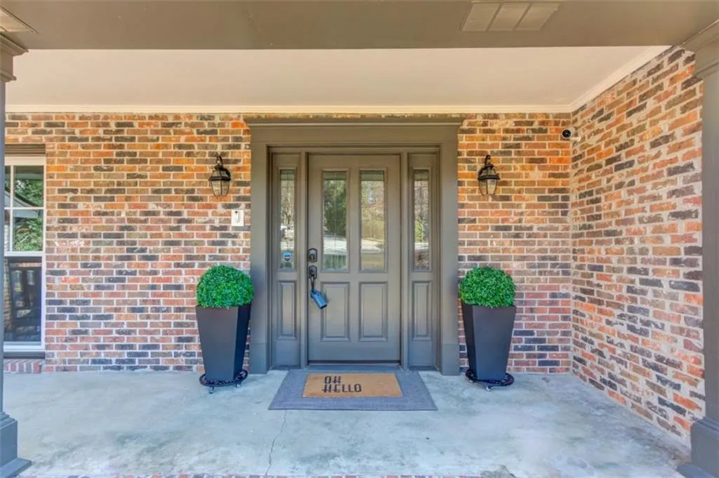 200 Spalding Circle, Sandy Springs, Georgia 30328, 6 Bedrooms Bedrooms, ,4 BathroomsBathrooms,Residential,For Sale,200 Spalding Circle,7698187