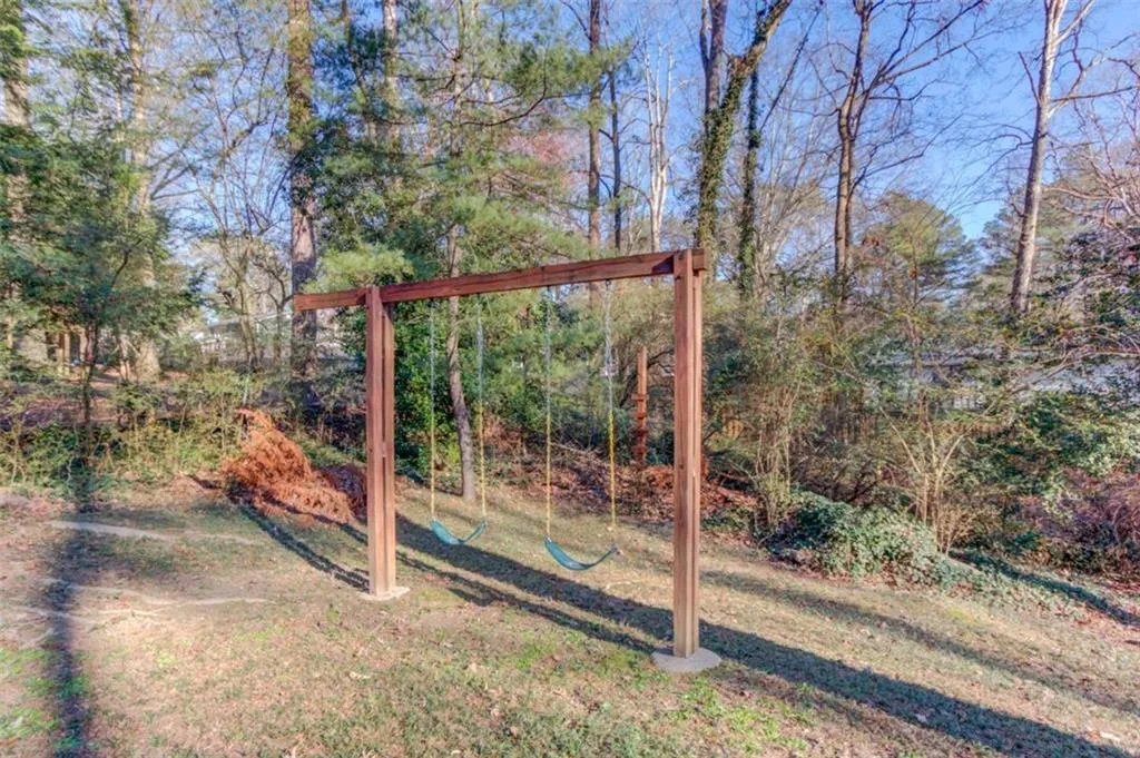 200 Spalding Circle, Sandy Springs, Georgia 30328, 6 Bedrooms Bedrooms, ,4 BathroomsBathrooms,Residential,For Sale,200 Spalding Circle,7698187