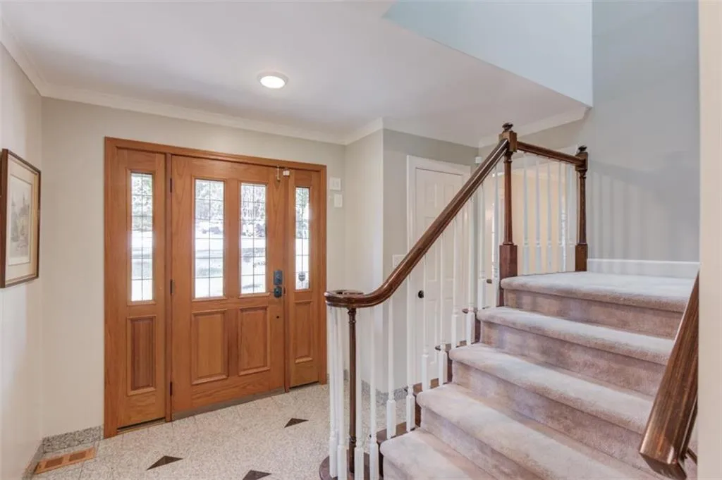 200 Spalding Circle, Sandy Springs, Georgia 30328, 6 Bedrooms Bedrooms, ,4 BathroomsBathrooms,Residential,For Sale,200 Spalding Circle,7698187