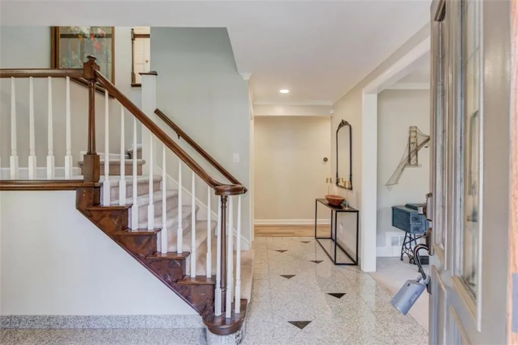 200 Spalding Circle, Sandy Springs, Georgia 30328, 6 Bedrooms Bedrooms, ,4 BathroomsBathrooms,Residential,For Sale,200 Spalding Circle,7698187