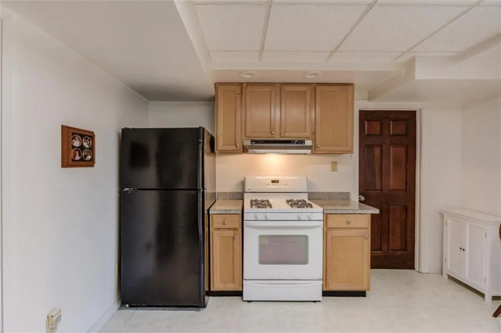 200 Spalding Circle, Sandy Springs, Georgia 30328, 6 Bedrooms Bedrooms, ,4 BathroomsBathrooms,Residential,For Sale,200 Spalding Circle,7698187