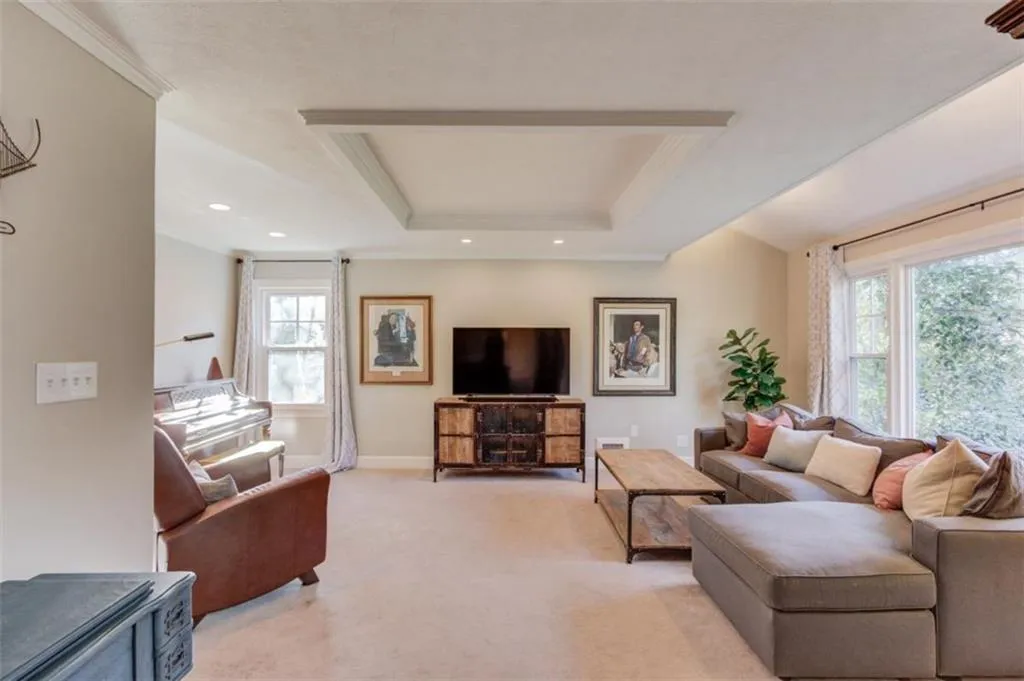 200 Spalding Circle, Sandy Springs, Georgia 30328, 6 Bedrooms Bedrooms, ,4 BathroomsBathrooms,Residential,For Sale,200 Spalding Circle,7698187