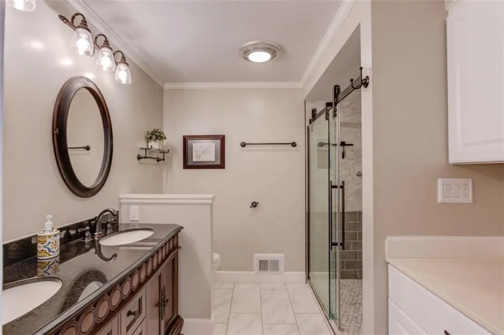 200 Spalding Circle, Sandy Springs, Georgia 30328, 6 Bedrooms Bedrooms, ,4 BathroomsBathrooms,Residential,For Sale,200 Spalding Circle,7698187