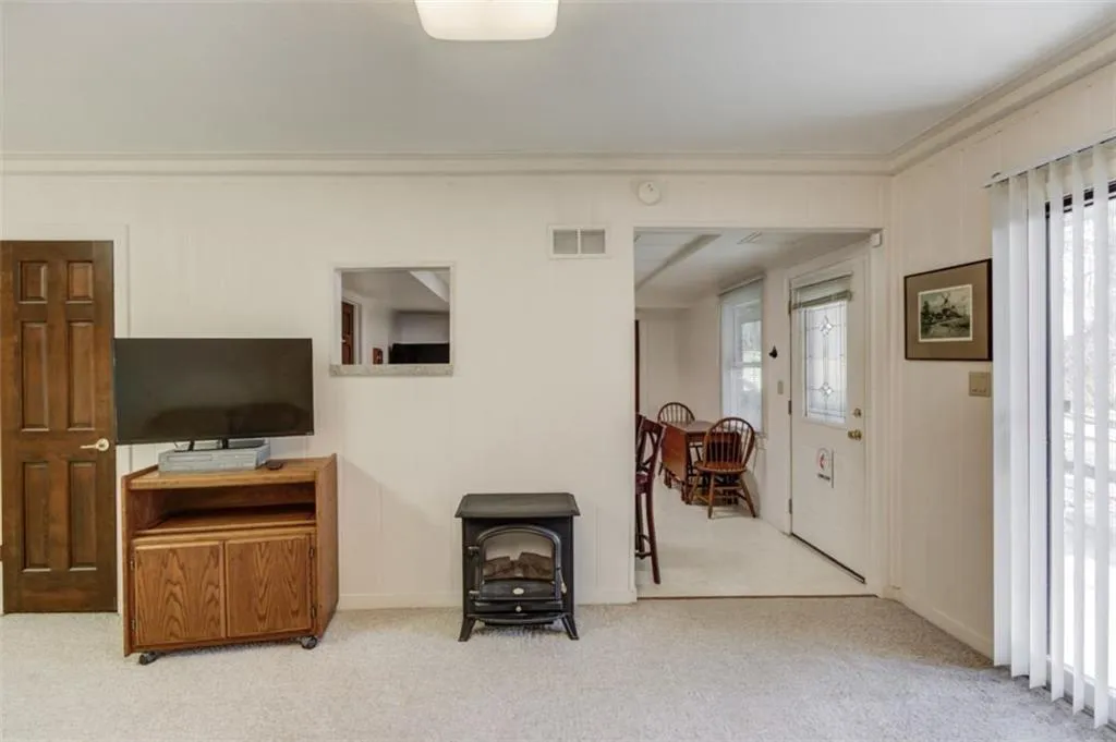 200 Spalding Circle, Sandy Springs, Georgia 30328, 6 Bedrooms Bedrooms, ,4 BathroomsBathrooms,Residential,For Sale,200 Spalding Circle,7698187