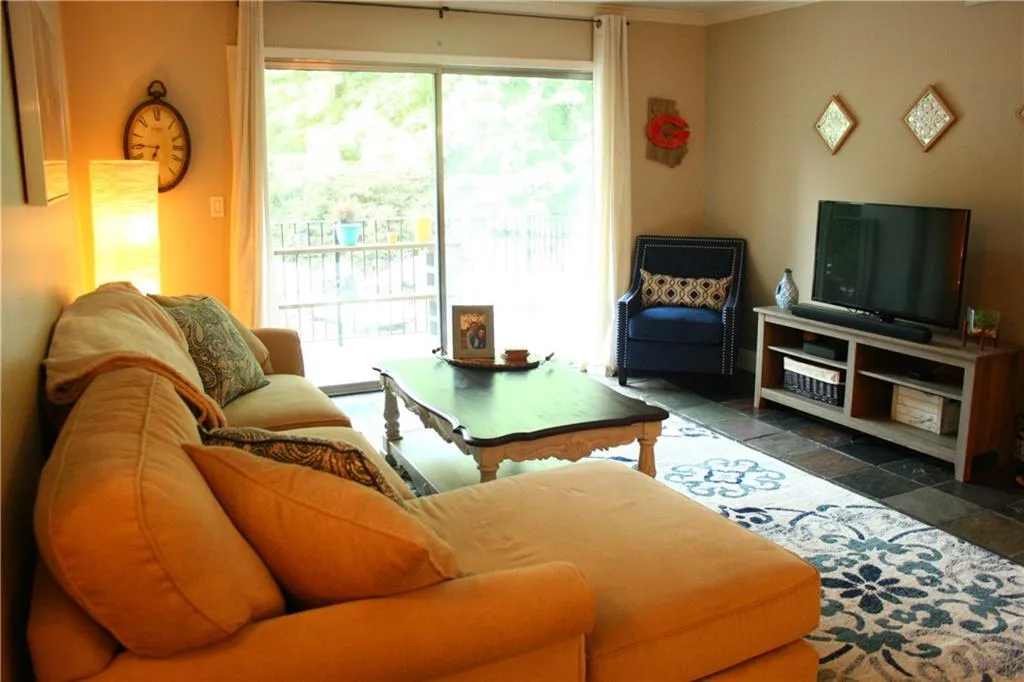 6851 Roswell Road Unit G9, Atlanta, Georgia 30328, 1 Bedroom Bedrooms, ,1 BathroomBathrooms,Residential,Sold,6851 Roswell Road Unit G9,6047968