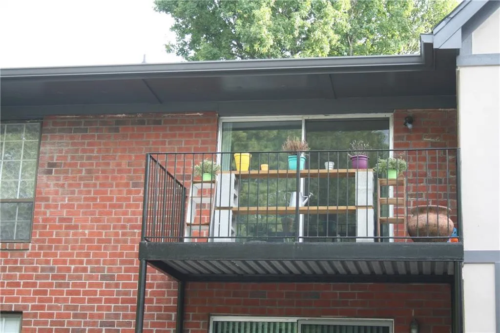 6851 Roswell Road Unit G9, Atlanta, Georgia 30328, 1 Bedroom Bedrooms, ,1 BathroomBathrooms,Residential,Sold,6851 Roswell Road Unit G9,6047968