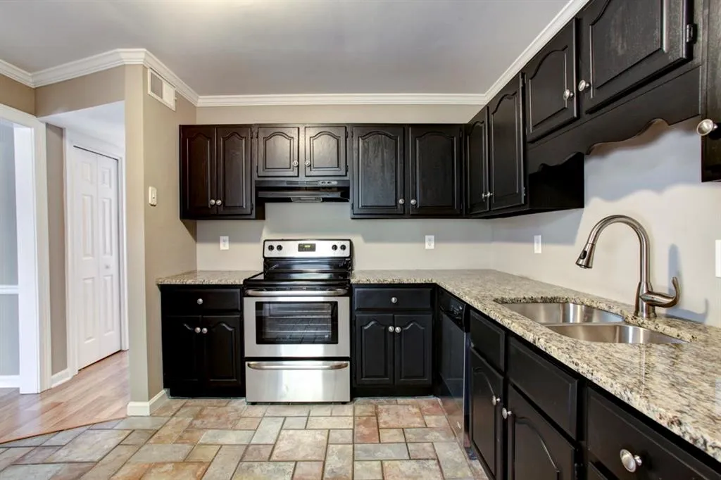 9043 Carroll Manor Drive, Sandy Springs, Georgia 30350, 2 Bedrooms Bedrooms, ,2 BathroomsBathrooms,Residential,Sold,9043 Carroll Manor Drive,5758943