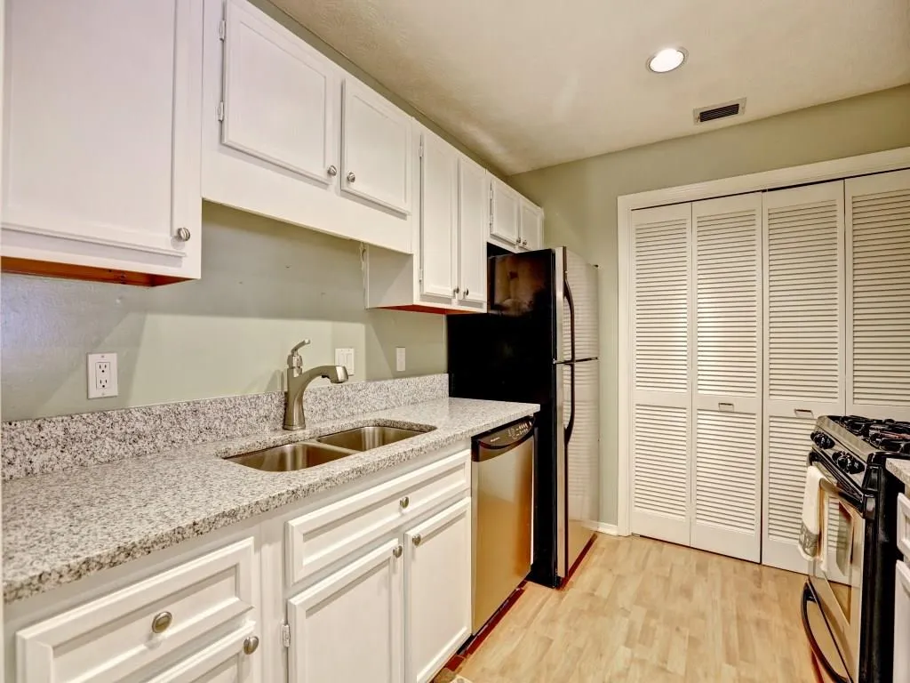 1005 Gettysburg Place Unit 1005, Sandy Springs, Georgia 30350, 2 Bedrooms Bedrooms, ,2 BathroomsBathrooms,Residential,Sold,1005 Gettysburg Place Unit 1005,5749623