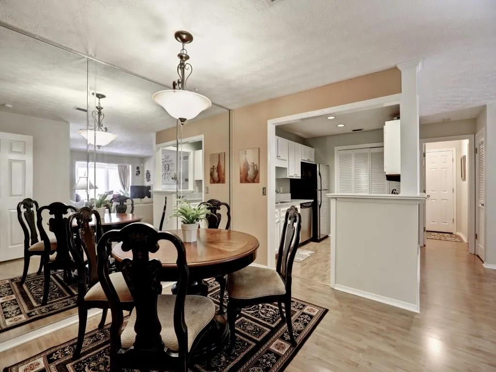 1005 Gettysburg Place Unit 1005, Sandy Springs, Georgia 30350, 2 Bedrooms Bedrooms, ,2 BathroomsBathrooms,Residential,Sold,1005 Gettysburg Place Unit 1005,5749623