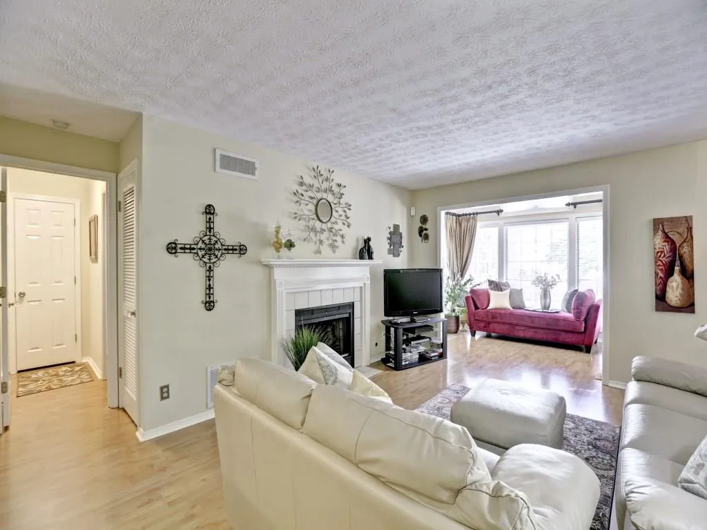 1005 Gettysburg Place Unit 1005, Sandy Springs, Georgia 30350, 2 Bedrooms Bedrooms, ,2 BathroomsBathrooms,Residential,Sold,1005 Gettysburg Place Unit 1005,5749623