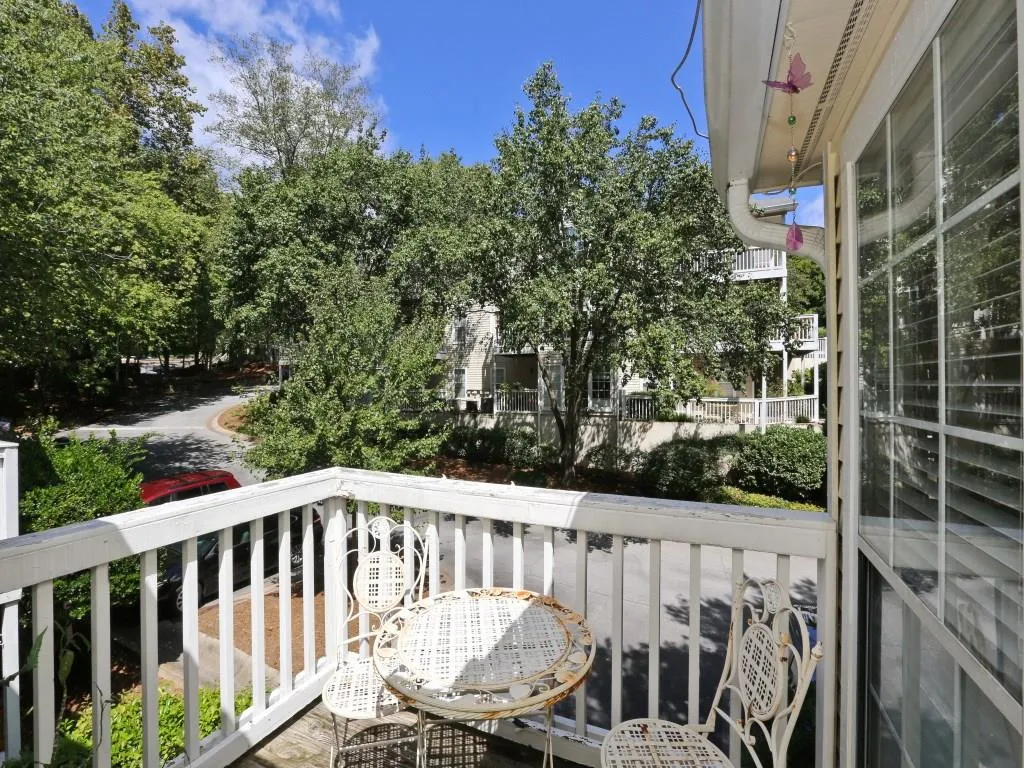 1005 Gettysburg Place Unit 1005, Sandy Springs, Georgia 30350, 2 Bedrooms Bedrooms, ,2 BathroomsBathrooms,Residential,Sold,1005 Gettysburg Place Unit 1005,5749623