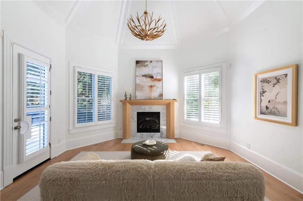 2079 Old Settlement Road Nw, Atlanta, Georgia 30327, 6 Bedrooms Bedrooms, ,6 BathroomsBathrooms,Residential,For Sale,2079 Old Settlement Road Nw,7671414