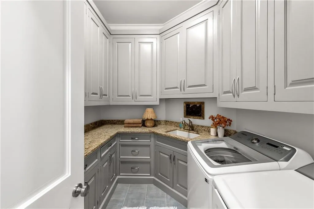 2079 Old Settlement Road Nw, Atlanta, Georgia 30327, 6 Bedrooms Bedrooms, ,6 BathroomsBathrooms,Residential,For Sale,2079 Old Settlement Road Nw,7671414