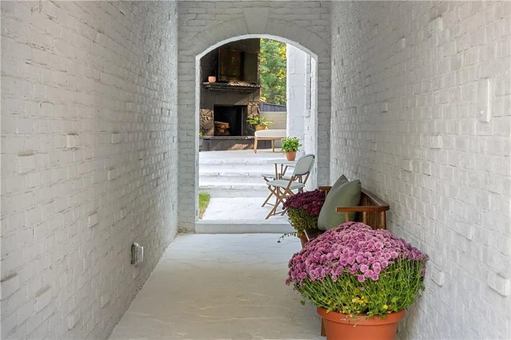 2079 Old Settlement Road Nw, Atlanta, Georgia 30327, 6 Bedrooms Bedrooms, ,6 BathroomsBathrooms,Residential,For Sale,2079 Old Settlement Road Nw,7671414