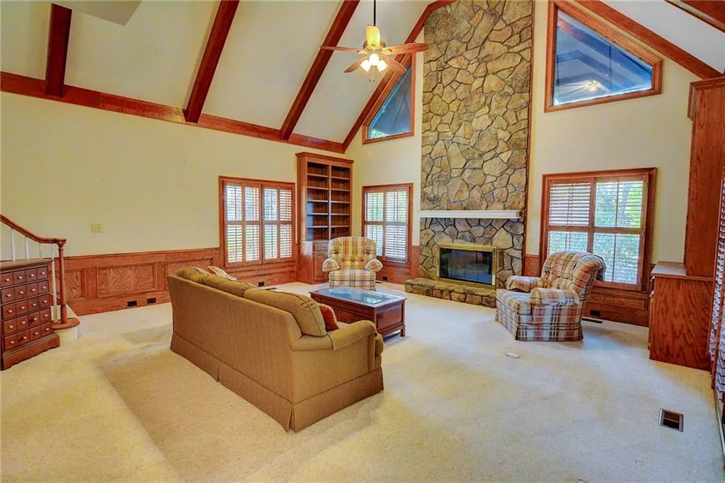 2135 Dunwoody Heritage Drive, Dunwoody, Georgia 30350, 4 Bedrooms Bedrooms, ,5 BathroomsBathrooms,Residential,Sold,2135 Dunwoody Heritage Drive,5797421